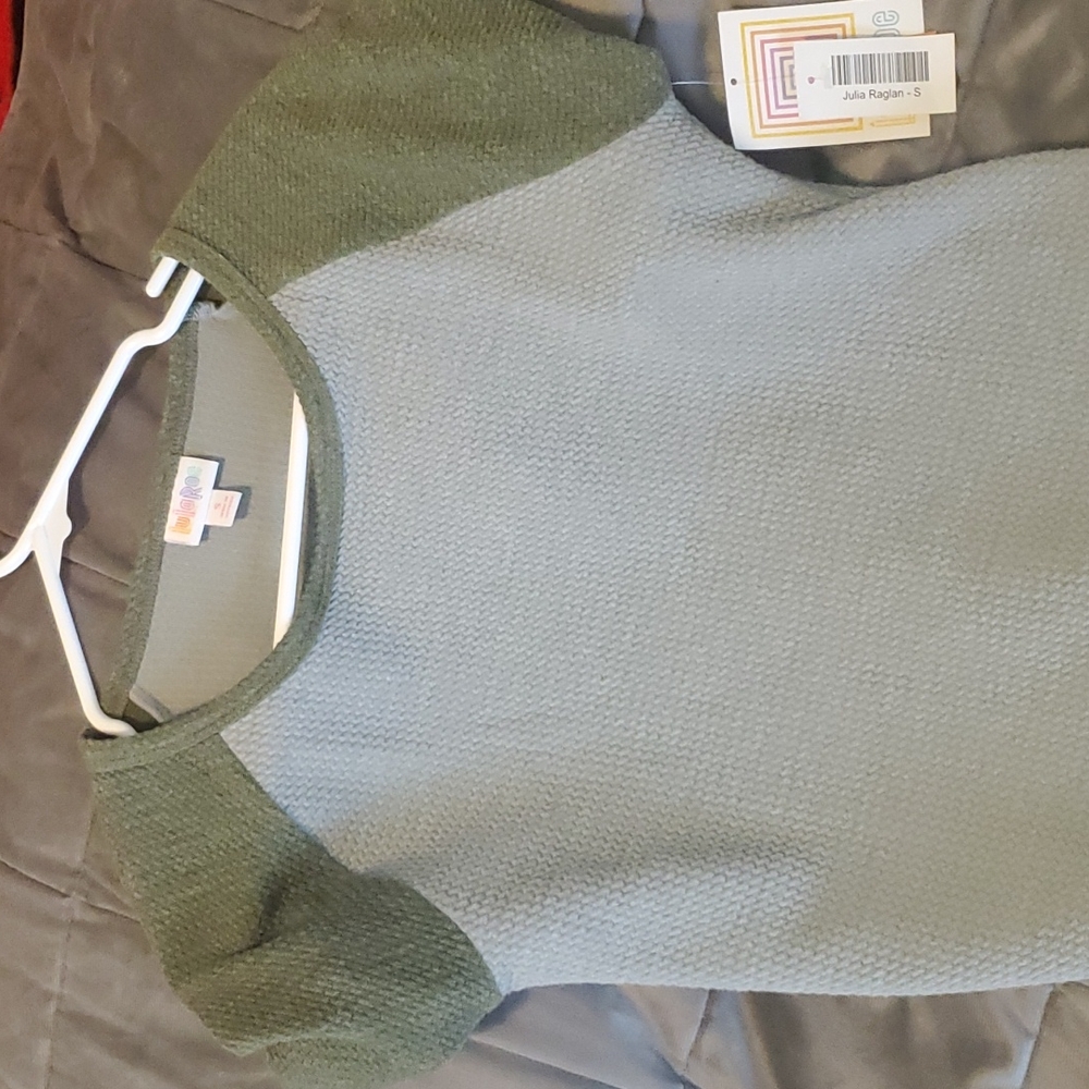 Lularoe Julia Raglan - Picture 2 of 5